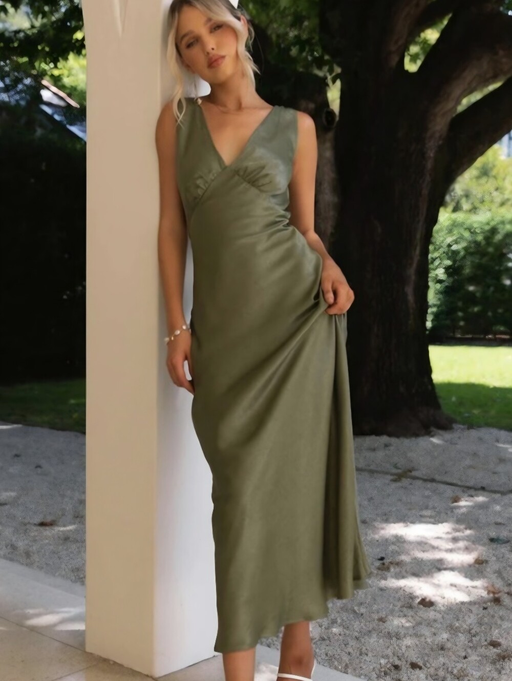 PEPPERMAYO Loren Sleeveless Green Satin V-Neck Waist Tie Maxi Dress Size 6.